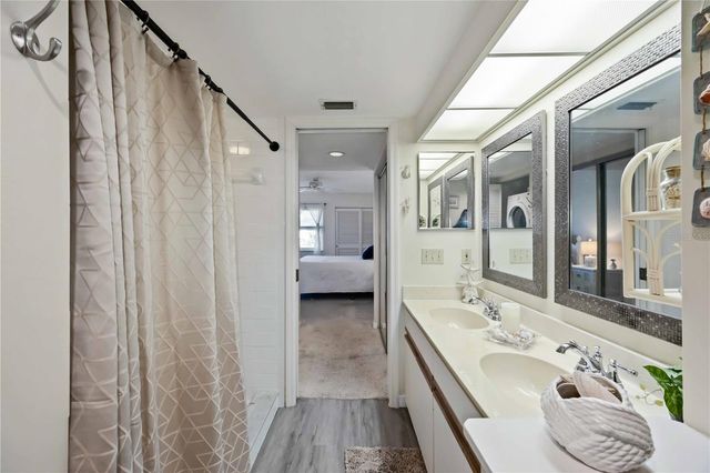 433 CERROMAR LANE 440, Venice, FL 34293