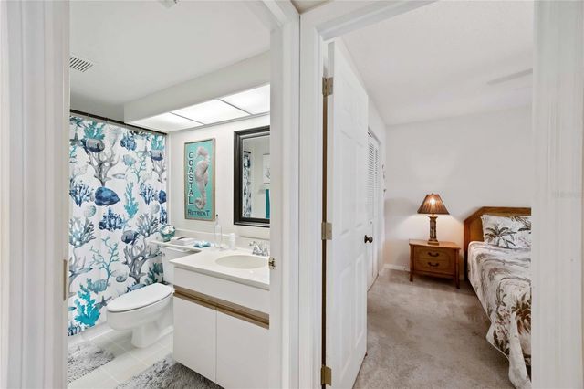 433 CERROMAR LANE 440, Venice, FL 34293