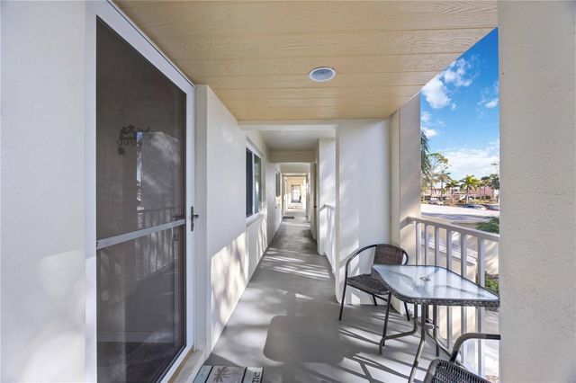 433 CERROMAR LANE 440, Venice, FL 34293