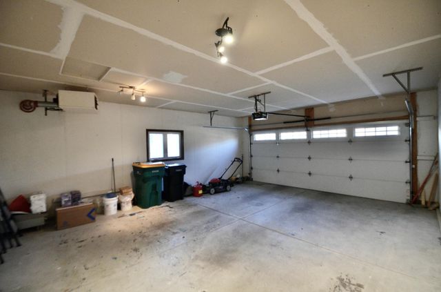 445 Foxtail Drive E, West Fargo, ND 58078