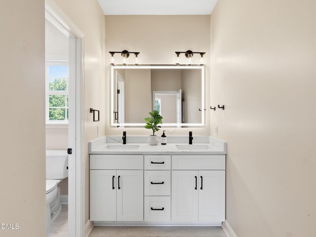 15 Davis Cir Drive, Zebulon, NC 27597