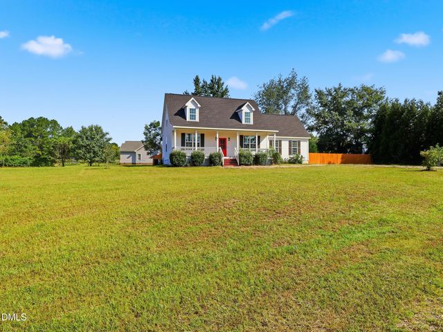 15 Davis Cir Drive, Zebulon, NC 27597