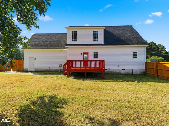 15 Davis Cir Drive, Zebulon, NC 27597