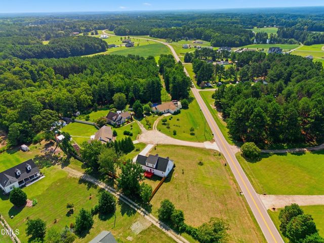 15 Davis Cir Drive, Zebulon, NC 27597