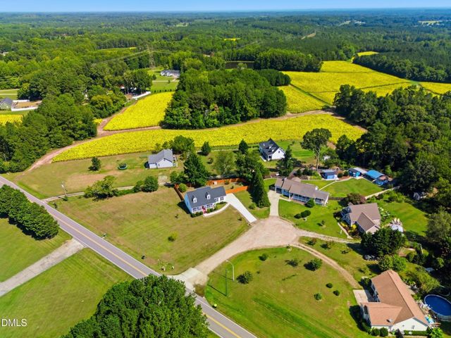 15 Davis Cir Drive, Zebulon, NC 27597