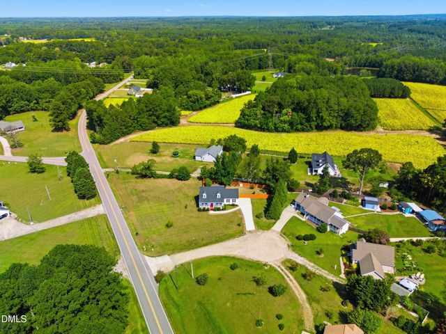 15 Davis Cir Drive, Zebulon, NC 27597