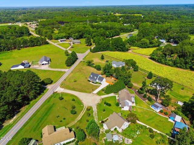 15 Davis Cir Drive, Zebulon, NC 27597