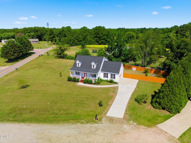 15 Davis Cir Drive, Zebulon, NC 27597