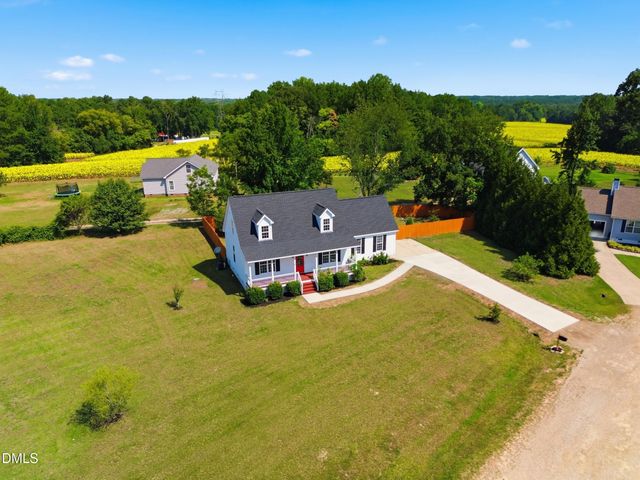 15 Davis Cir Drive, Zebulon, NC 27597