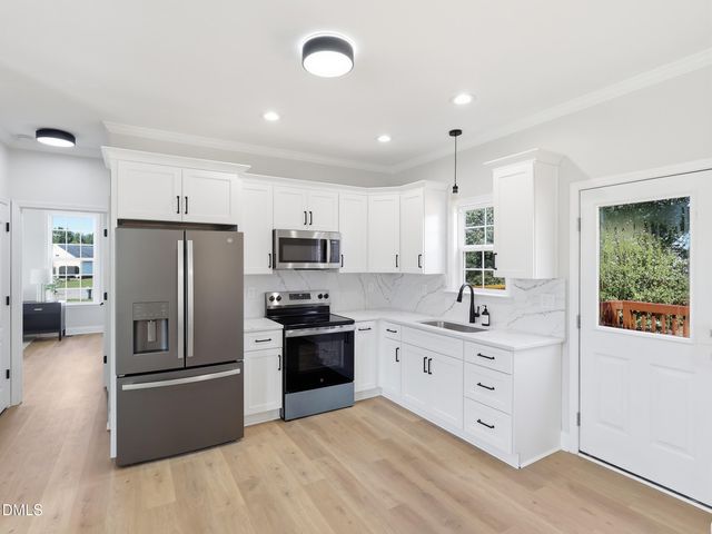 15 Davis Cir Drive, Zebulon, NC 27597