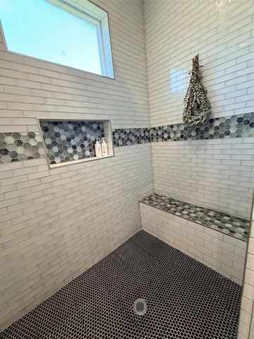 2108 Patriot DR, Lago Vista, TX 78645