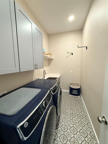 2108 Patriot DR, Lago Vista, TX 78645