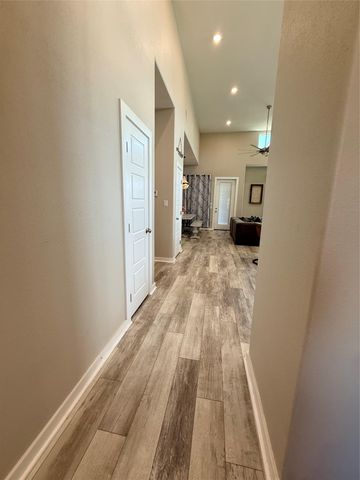 2108 Patriot DR, Lago Vista, TX 78645