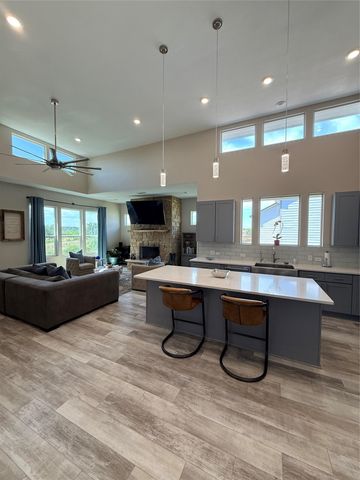 2108 Patriot DR, Lago Vista, TX 78645