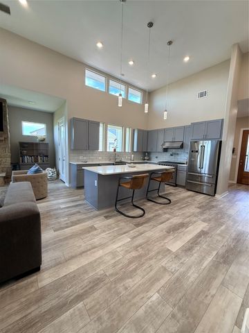 2108 Patriot DR, Lago Vista, TX 78645