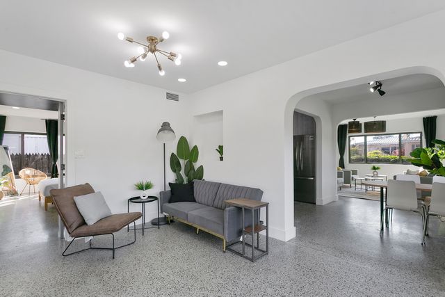 601 NE 33RD Street, Oakland Park, FL 33334