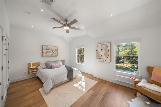 258 Sentry Maple Place, The Woodlands, TX 77382