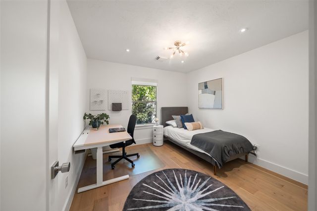 258 Sentry Maple Place, The Woodlands, TX 77382