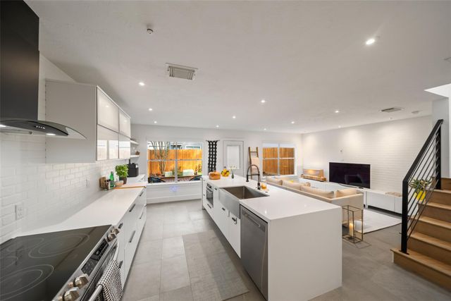 258 Sentry Maple Place, The Woodlands, TX 77382