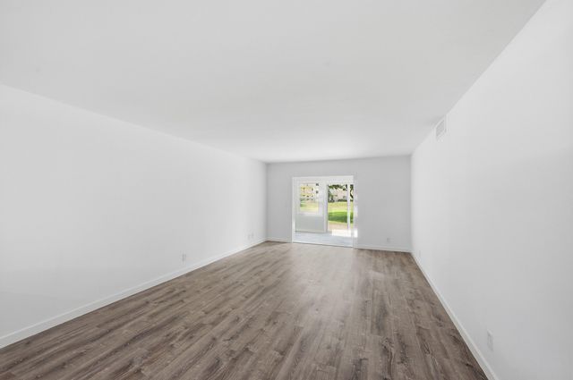330 NE 26th Avenue 112, Boynton Beach, FL 33435
