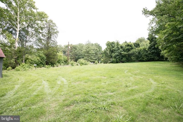 8400 TEMPLE HILL RD, Temple Hills, MD 20748