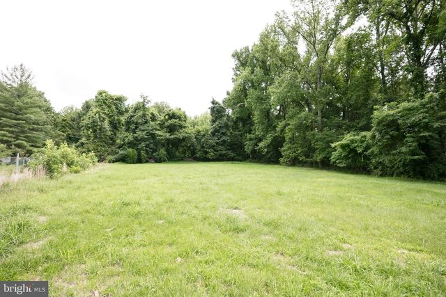 8400 TEMPLE HILL RD, Temple Hills, MD 20748