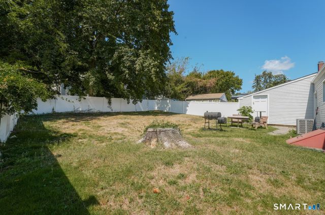 37 Quaker Road, Hamden, CT 06517