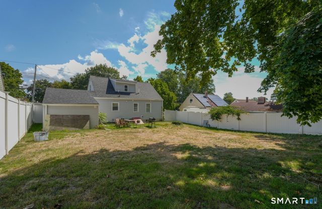 37 Quaker Road, Hamden, CT 06517