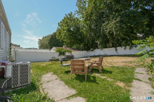 37 Quaker Road, Hamden, CT 06517