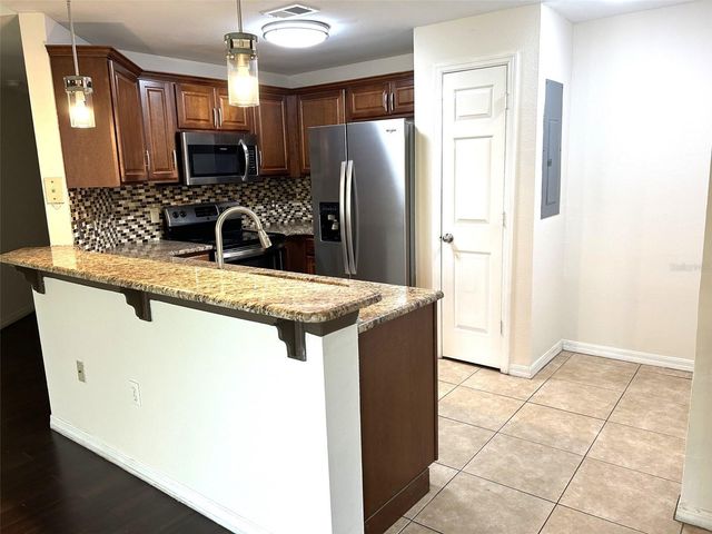 2015 ERVING CIRCLE 208, Ocoee, FL 34761
