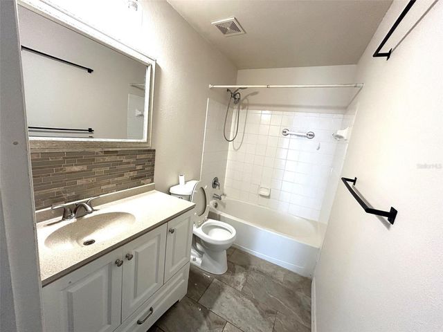 2015 ERVING CIRCLE 208, Ocoee, FL 34761