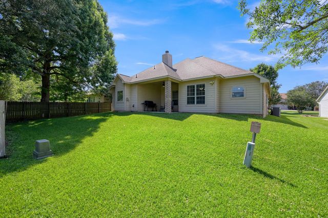 9766 Twin Shores Drive, Willis, TX 77318