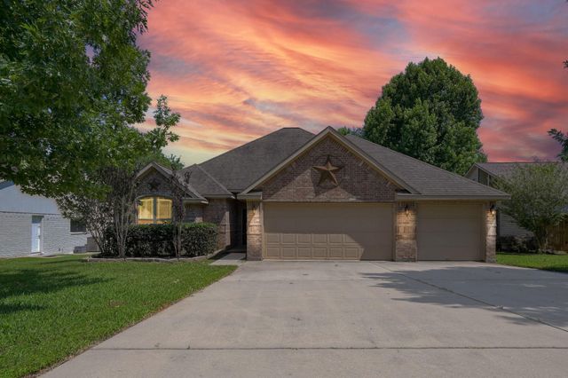 9766 Twin Shores Drive, Willis, TX 77318