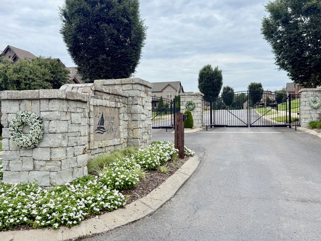 110 Avalon Bay Dr, Old Hickory, TN 37138