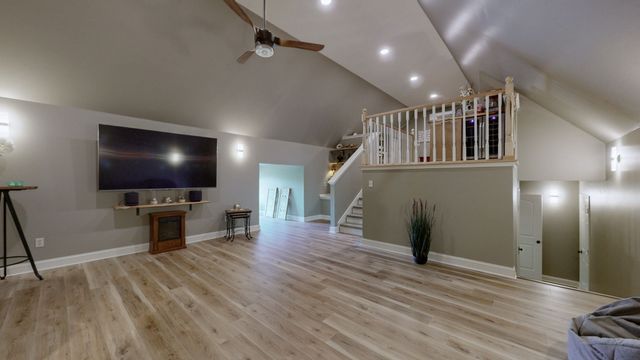 110 Avalon Bay Dr, Old Hickory, TN 37138