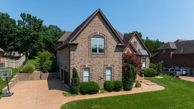 110 Avalon Bay Dr, Old Hickory, TN 37138