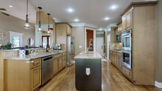 110 Avalon Bay Dr, Old Hickory, TN 37138