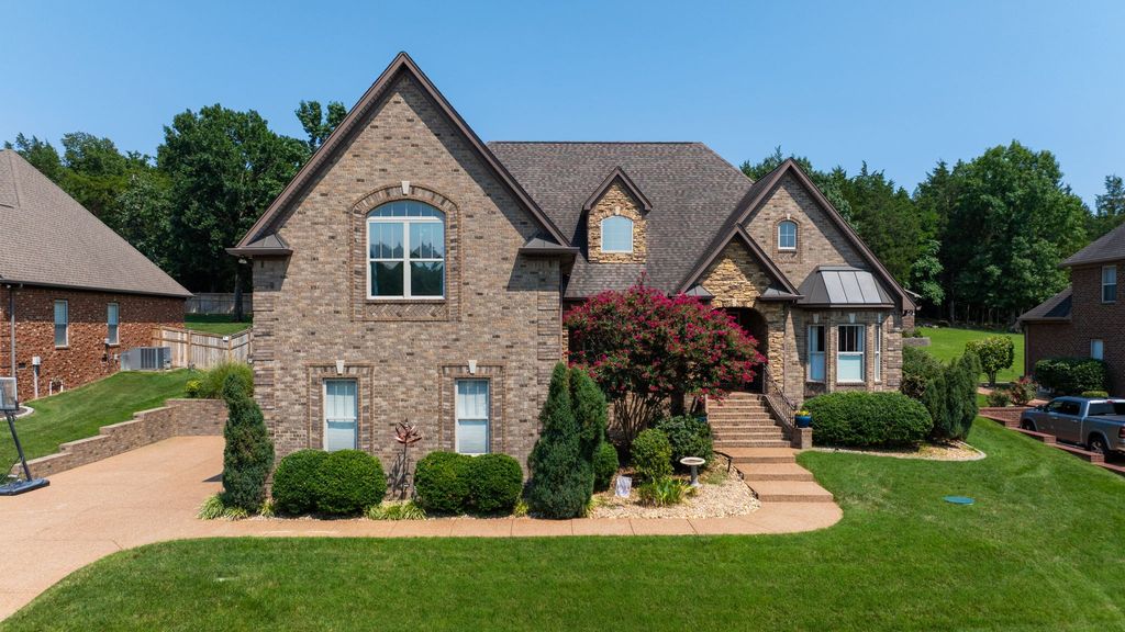 110 Avalon Bay Dr, Old Hickory, TN 37138