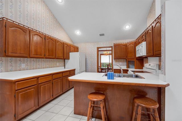 2798 PICKETT DOWNS DR, Oviedo, FL 32766