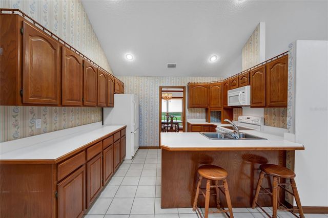 2798 PICKETT DOWNS DR, Oviedo, FL 32766