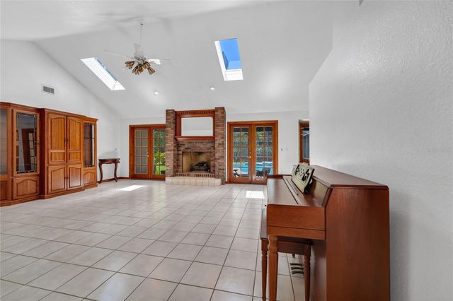 2798 PICKETT DOWNS DR, Oviedo, FL 32766