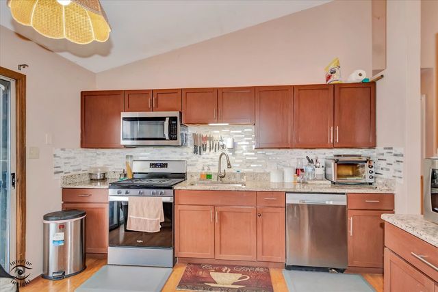 7960 W Frankfort Square Road, Frankfort, IL 60423