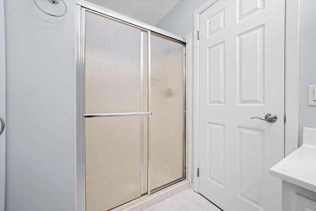 136 Wolcott Court O2, Schaumburg, IL 60193