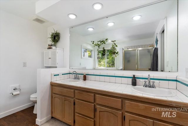 4776 N Pennfield Pl, Boise, ID 83713