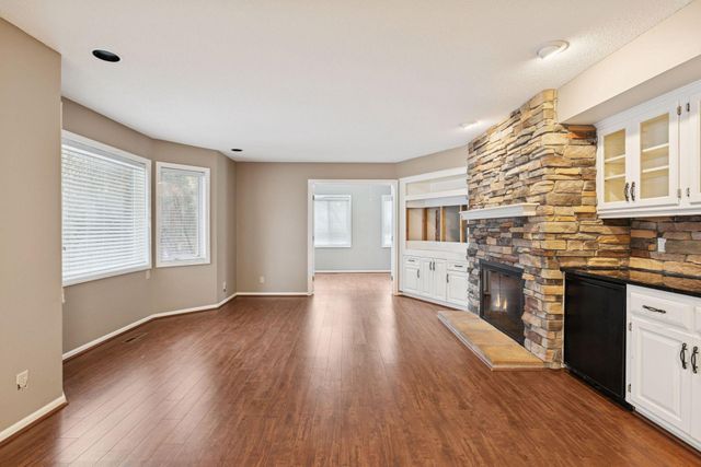 1135 Hollybrook Drive, Wayzata, MN 55391