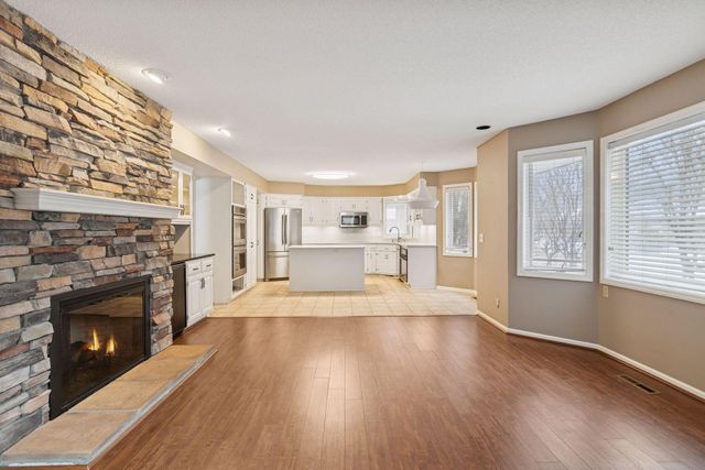 1135 Hollybrook Drive, Wayzata, MN 55391