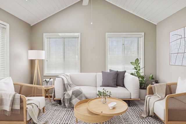 1135 Hollybrook Drive, Wayzata, MN 55391