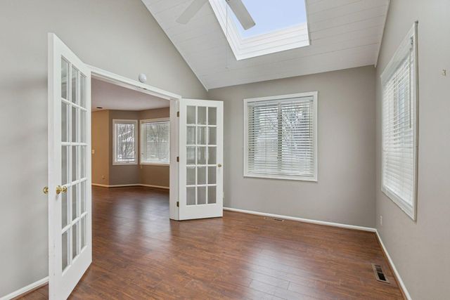 1135 Hollybrook Drive, Wayzata, MN 55391