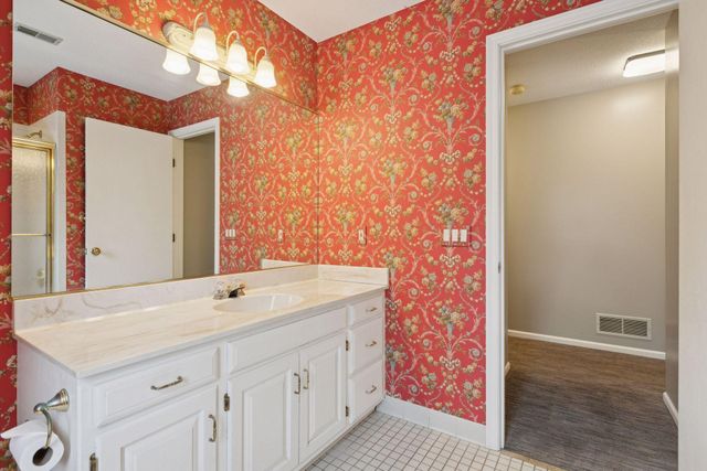 1135 Hollybrook Drive, Wayzata, MN 55391