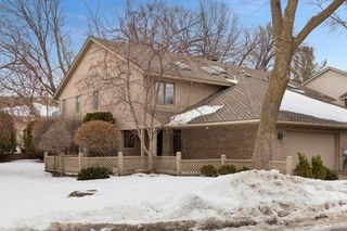 1135 Hollybrook Drive, Wayzata, MN 55391